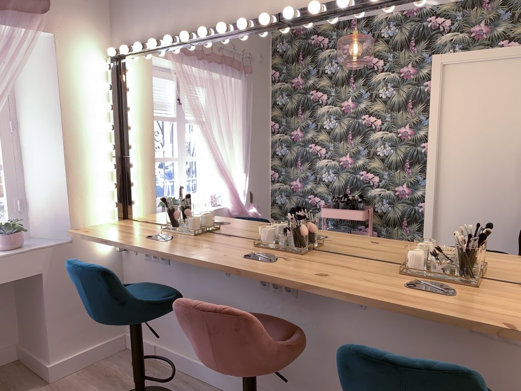 Estudio de maquillaje tropical