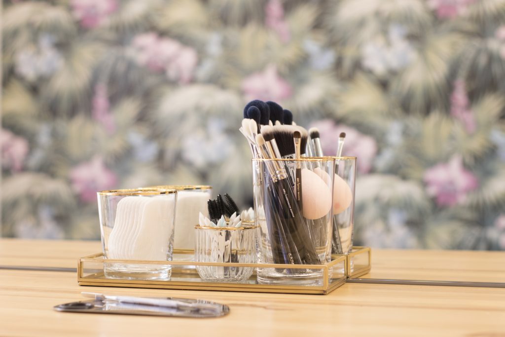 Estudio de maquillaje tropical