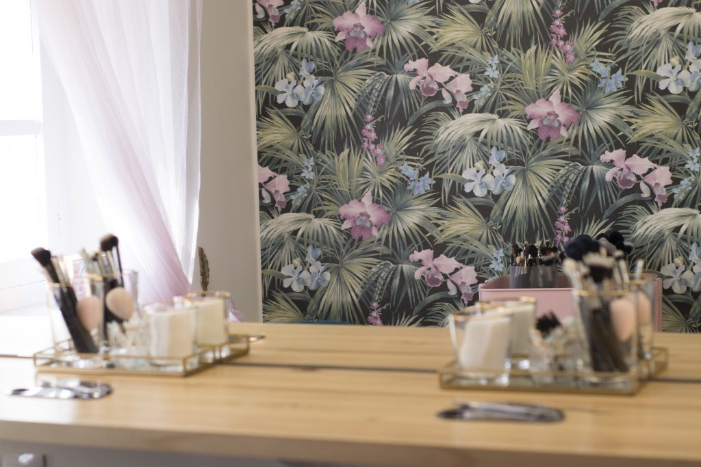 Estudio de maquillaje tropical